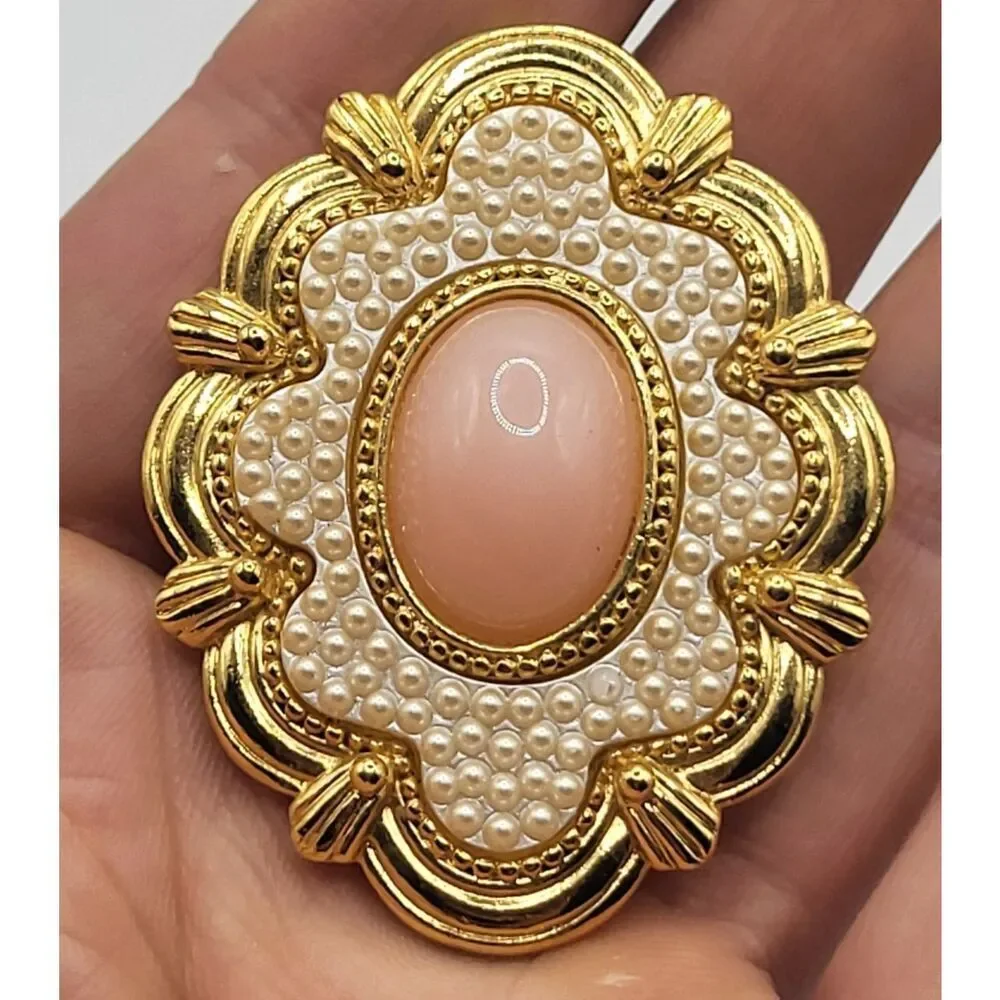 1980s Avon “Victorian Spring” Brooch Pink Cabochon Stone Gold-Tone Frame 2in